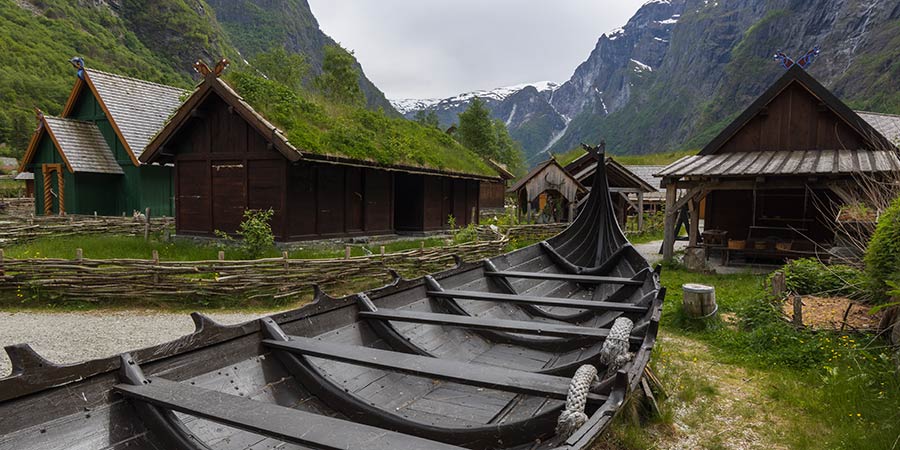 Experiencing Viking life in Njardarheimr